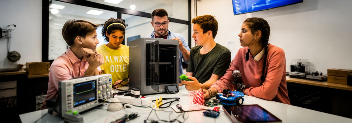 STEM-освіта та 3D-друк у школах: Як обрати та впровадити готове рішення