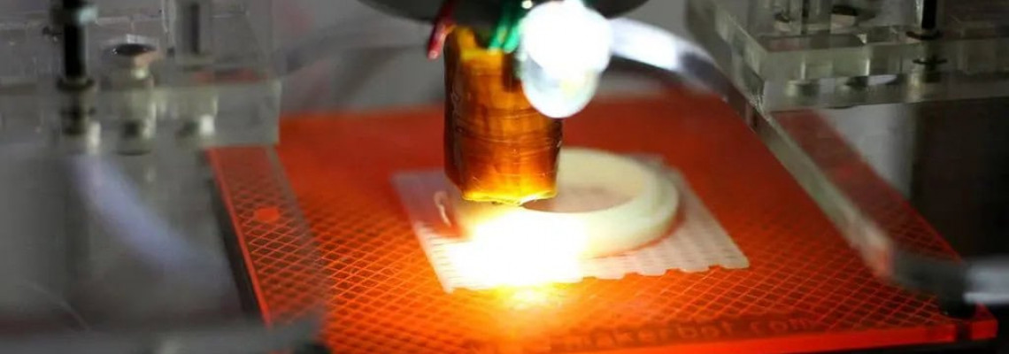 3D печать обзор! Что делать, если объекты не хотят прилипать к рабочей платформе?