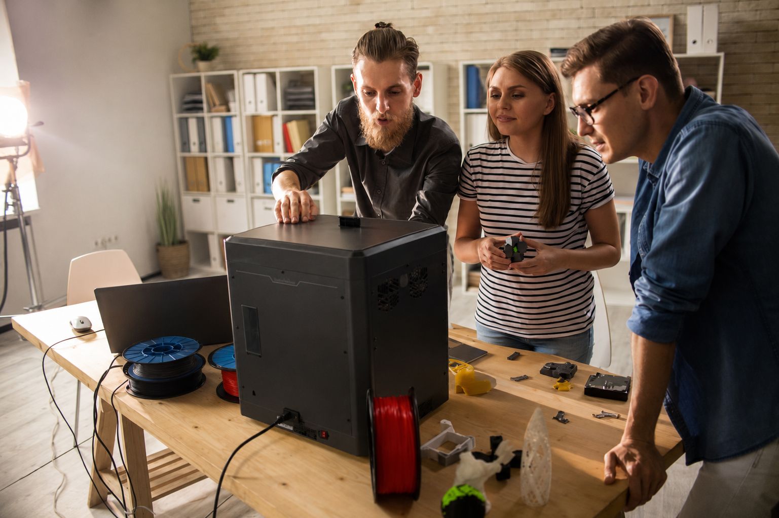 Teacher training courses and instruction for 3Ddevice STEM laboratory