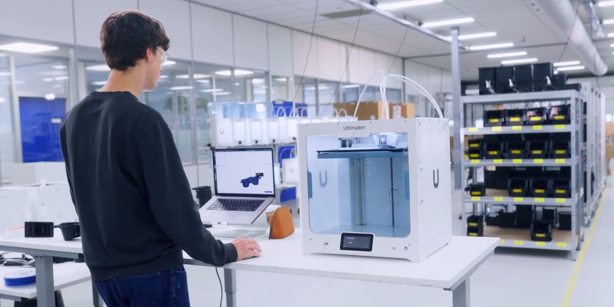 Настольний 3Д принтер UltiMaker S6