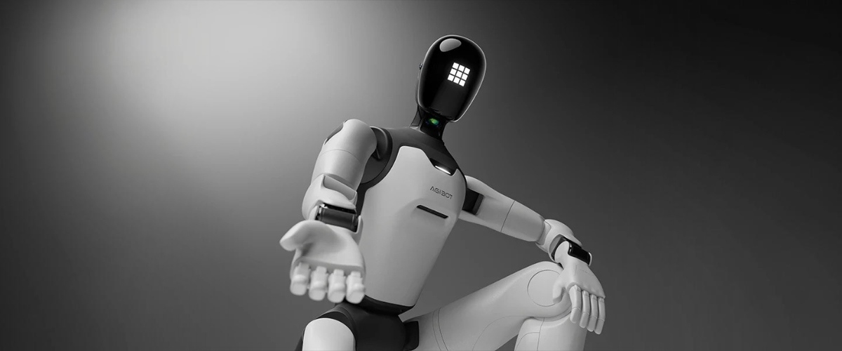 Робот-гуманоїд AgiBot із роботизованими кистями OmniHand