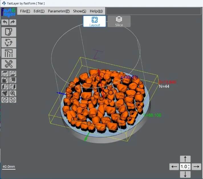 Интерфейс программного обеспечения для нарезки FastLayer для DeskFab X1, демонстрирующий его автоматизированные функции подготовки и планирования траектории.