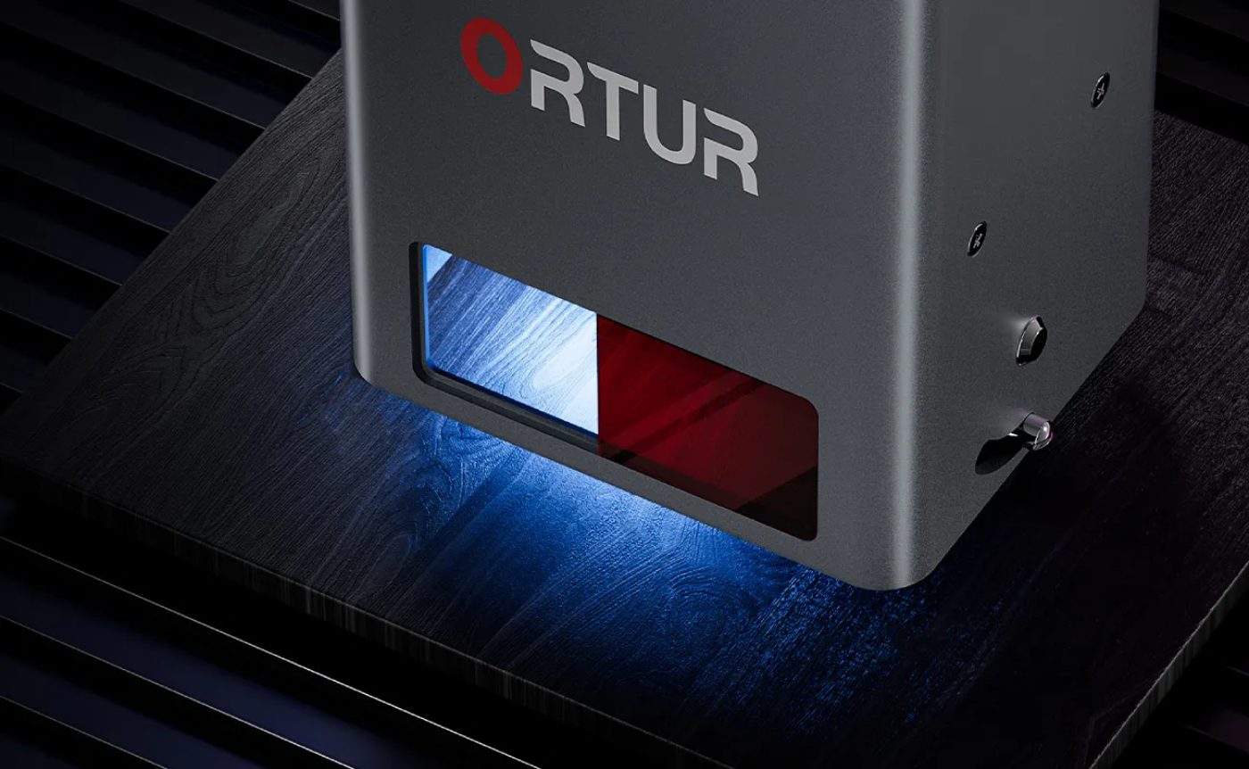 Захисне вікно лазерного модуля Ortur LU3-40A 40W з фільтрацією синього лазерного випромінювання для безпечного спостереження за процесом гравіювання та різання.