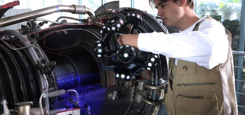 Высокоскоростной сбор данных Высокоскоростное 3D-сканирование с 27 синими лазерными крестами на большом компоненте