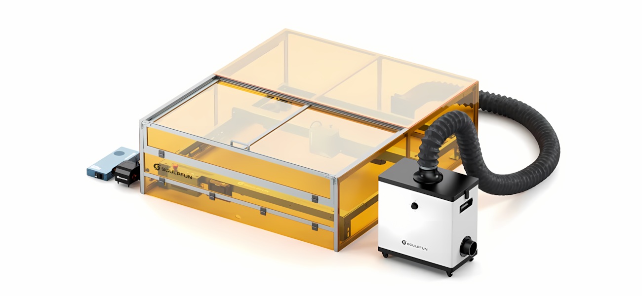 SCULPFUN B70 Enclosure з підключеною витяжною системою для лазерного гравера великого формату.