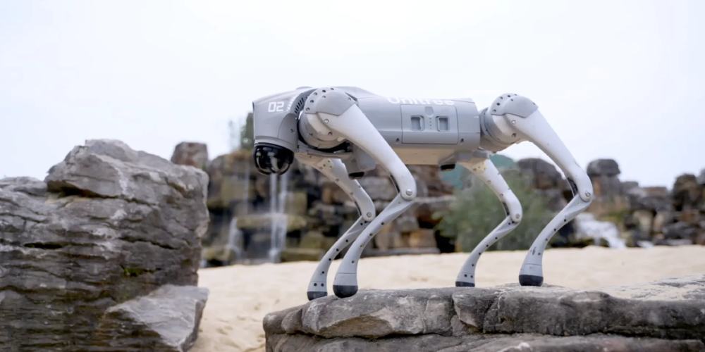 Робо-собака U3 долає перешкоди