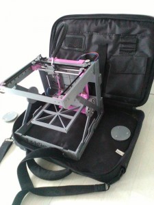 3D принтер в сумке для ноутбука