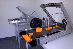 Уникальная работа 3D принтера как конвейера